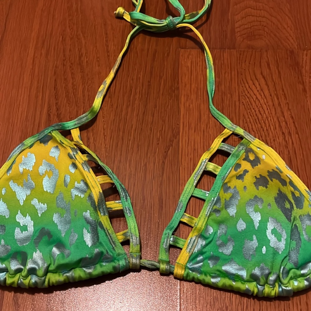 Victorias Secret Bikini - Picture 2 of 5
